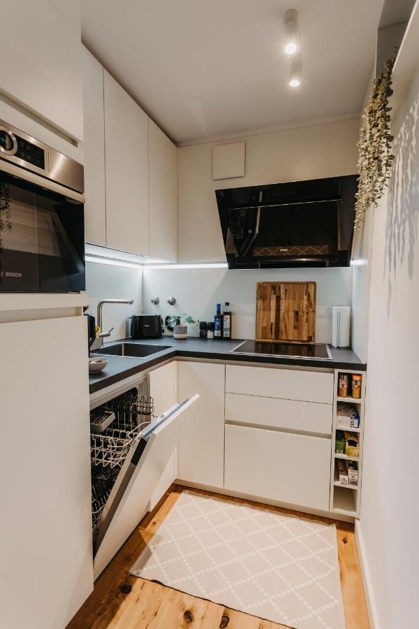 Traber Apartments Im Herzen Leipzigs Balkon Parkplatz エクステリア 写真