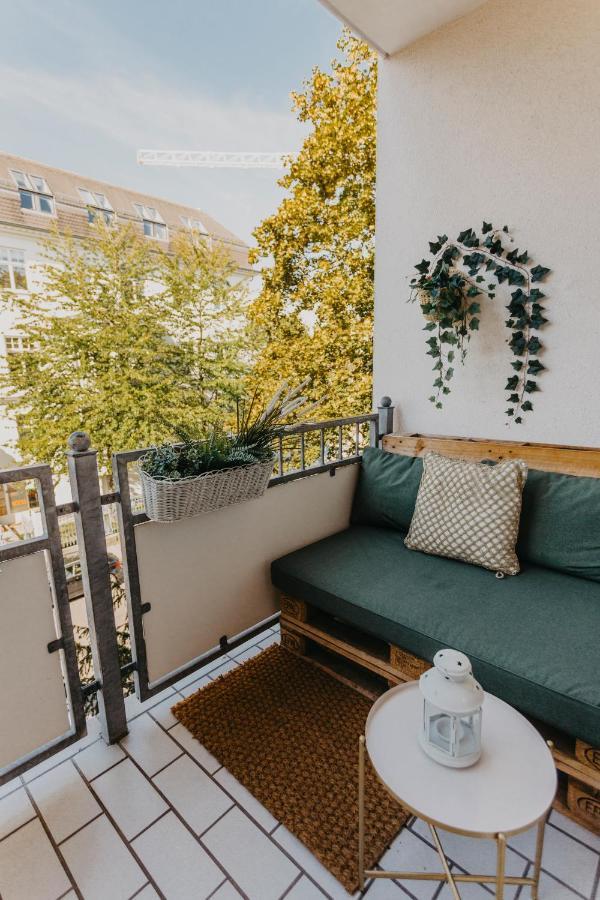 Traber Apartments Im Herzen Leipzigs Balkon Parkplatz エクステリア 写真